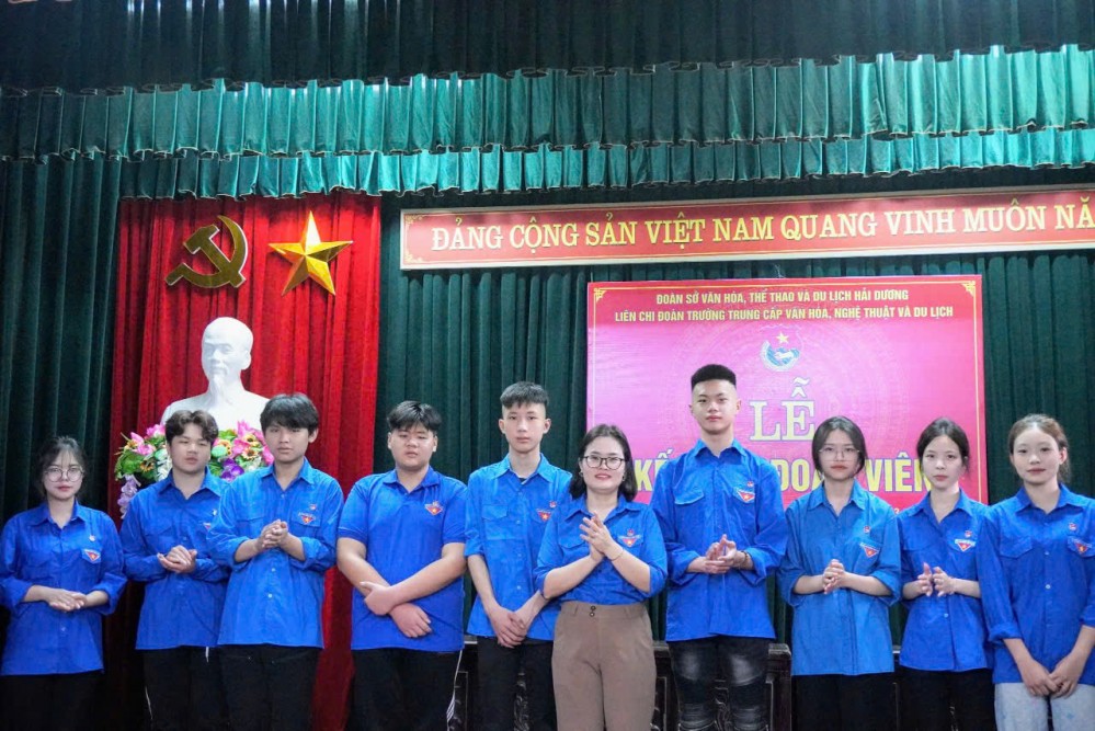 Lễ Kết nạp Đoàn viên mới