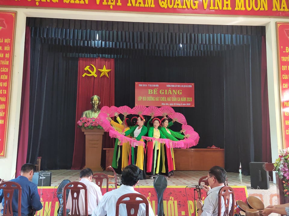 bế giảng chèo Kinh môn 2020 2