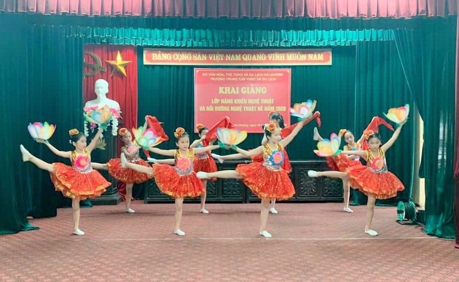 THÔNG BÁO TUYỂN SINH CÁC LỚP NĂNG KHIẾU NGHỆ THUẬT